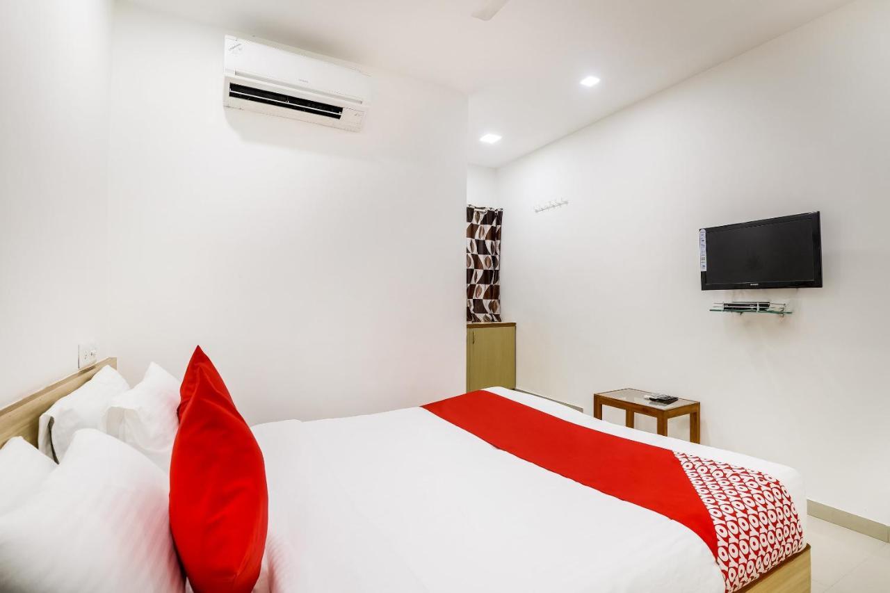 OYO 48254 Hotel D Veeray Ahmedabad Buitenkant foto