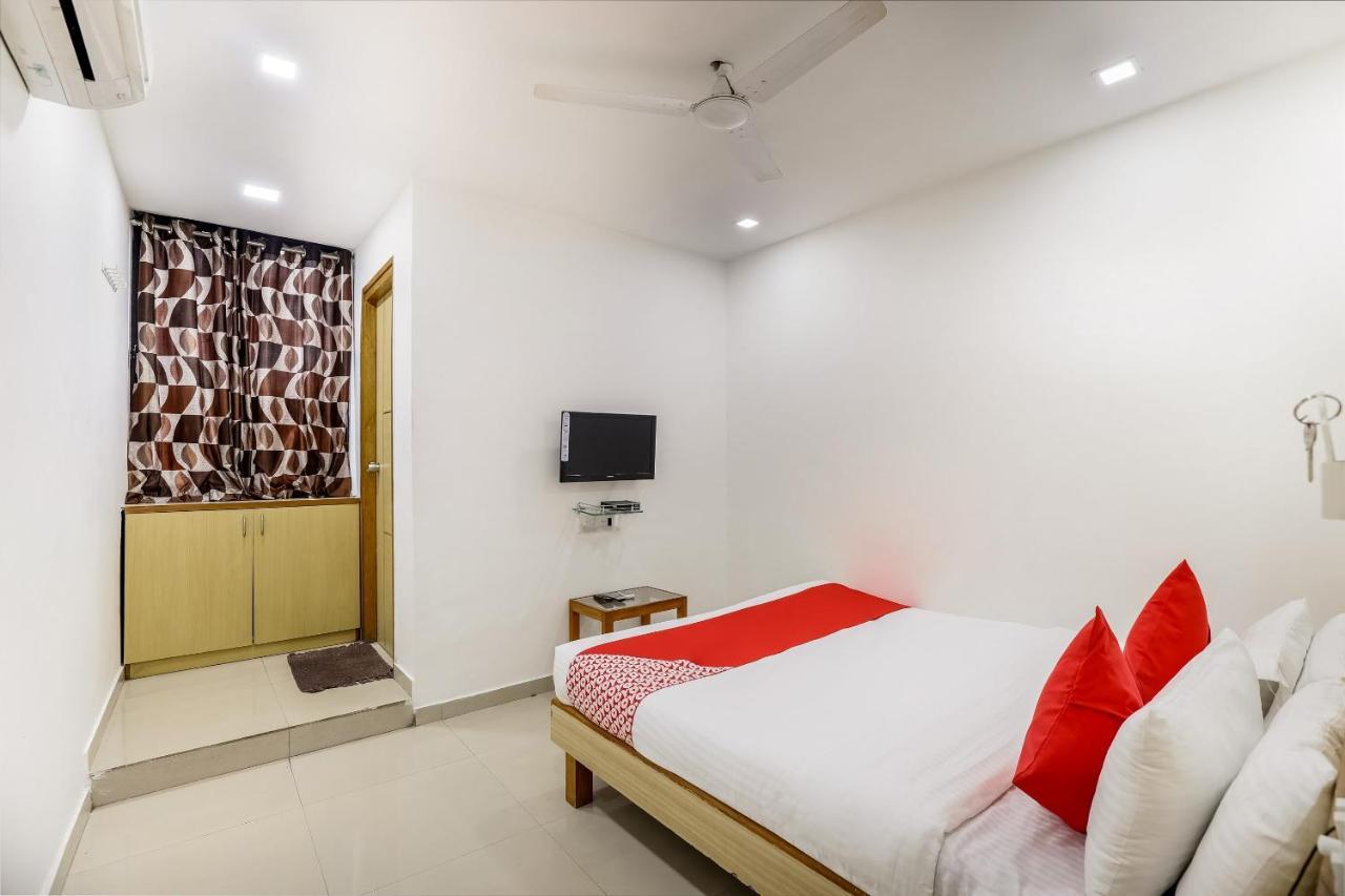 OYO 48254 Hotel D Veeray Ahmedabad Buitenkant foto