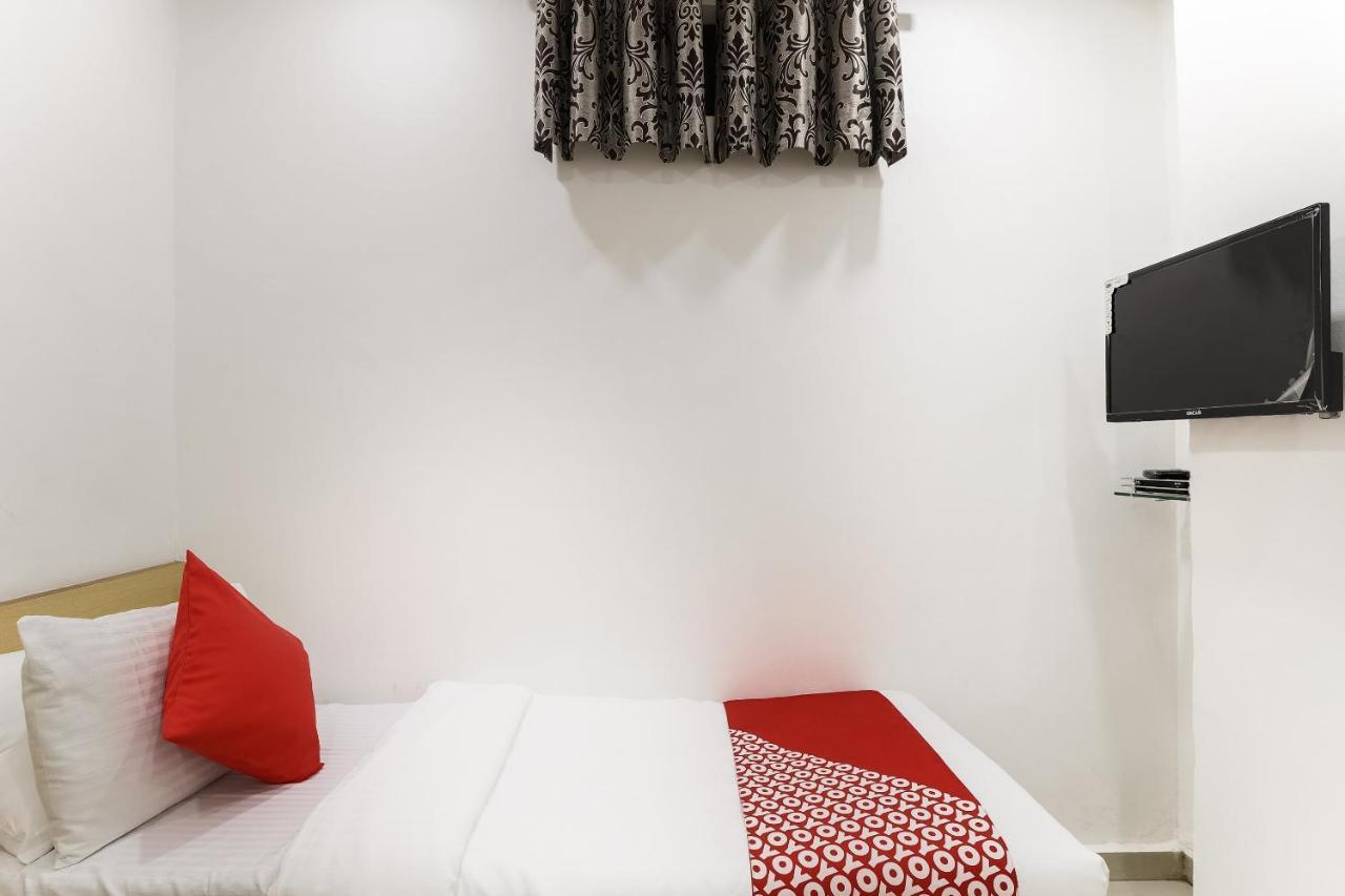 OYO 48254 Hotel D Veeray Ahmedabad Buitenkant foto