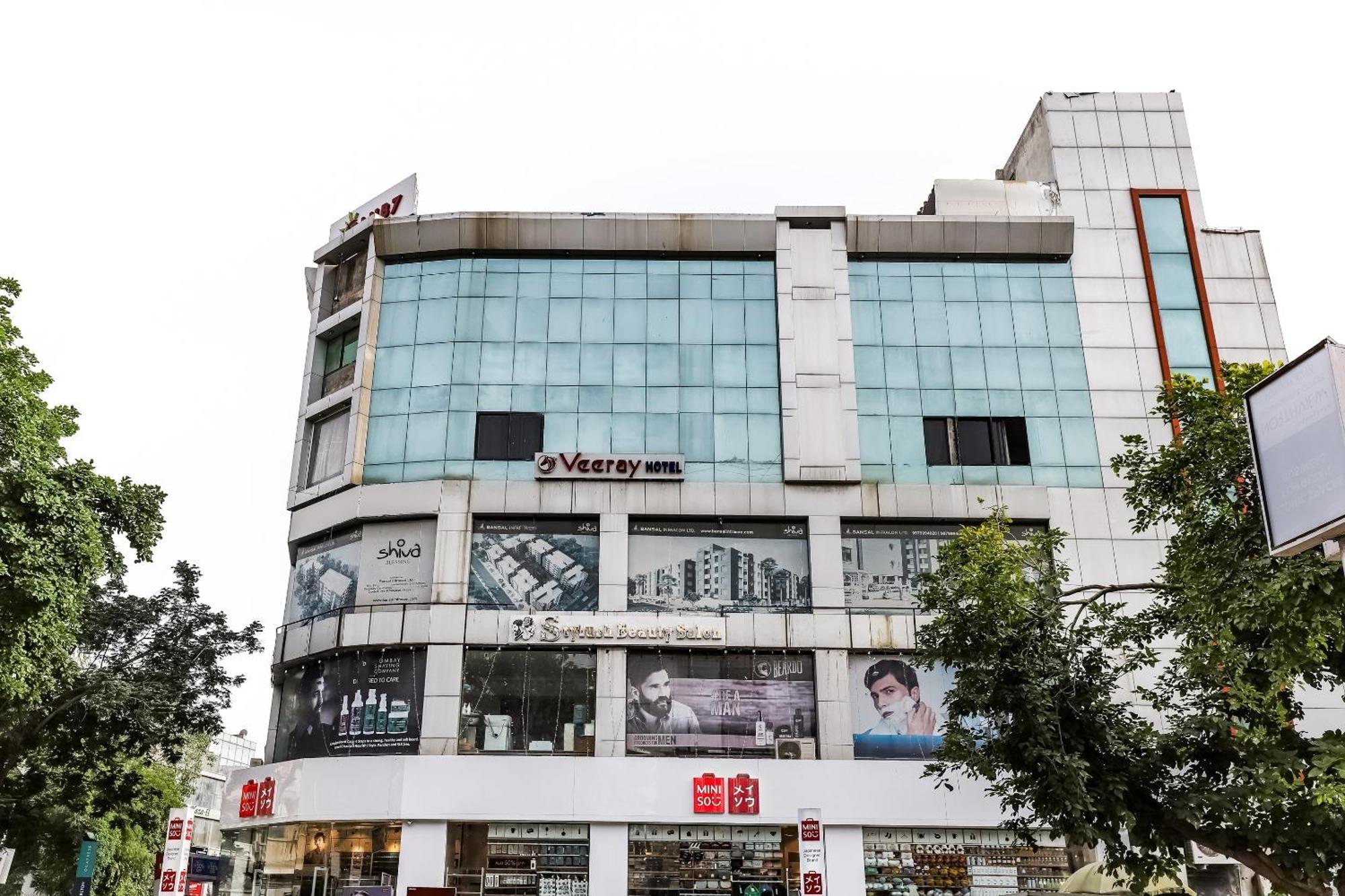 OYO 48254 Hotel D Veeray Ahmedabad Buitenkant foto